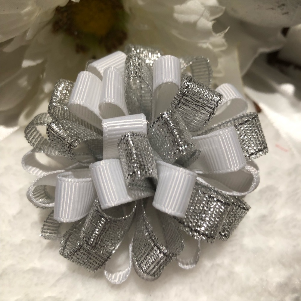 🌸3/$9🌸 HANDMADE METALLIC LOOPY HAIRBOW